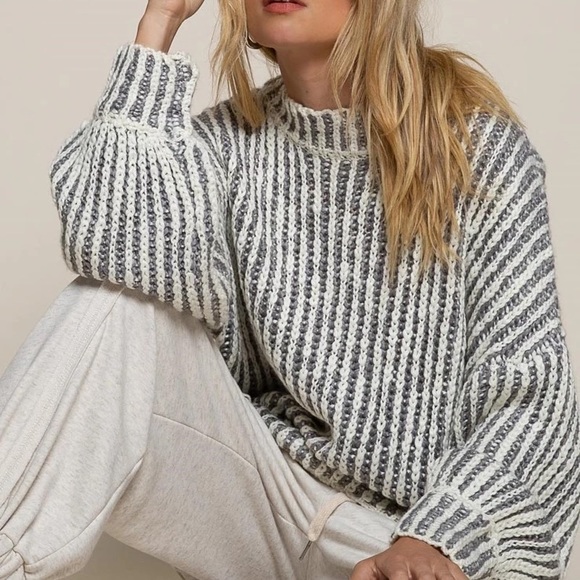 POL Sweaters - ❌SOLD❌🌪POL ARIA STRIPED DOWN SWEATER